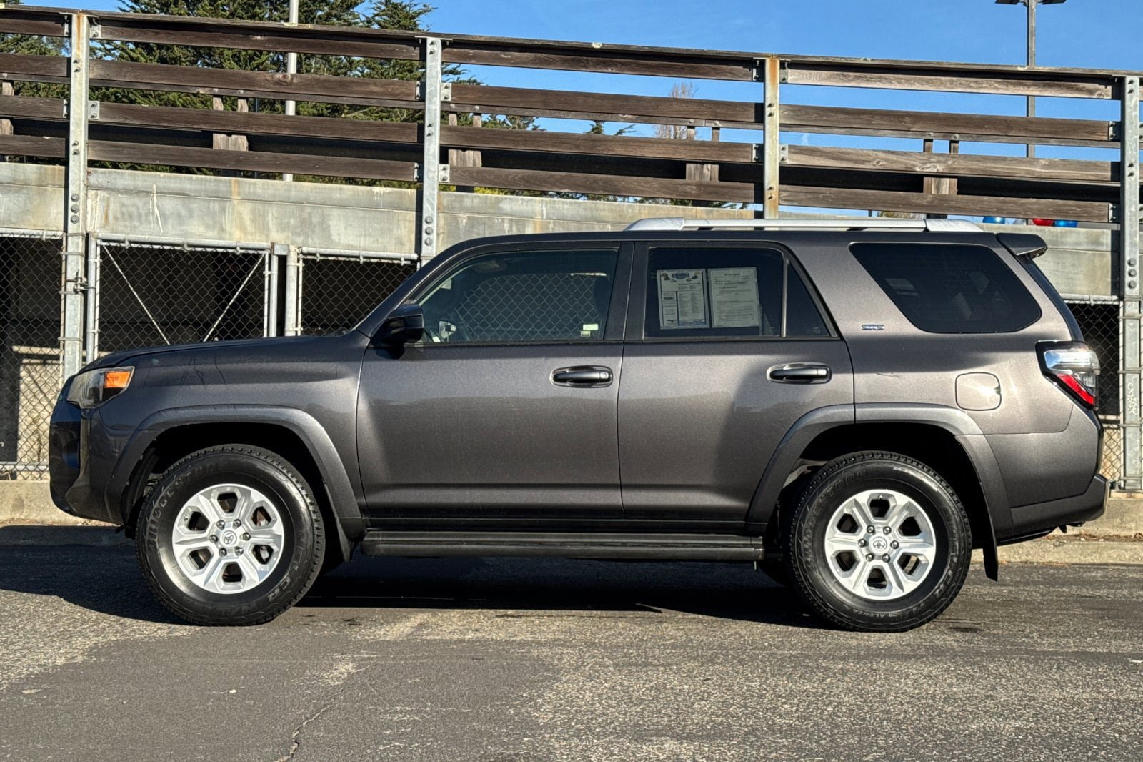 Used 2014 Toyota 4Runner SR5 AWD/4WD image 9
