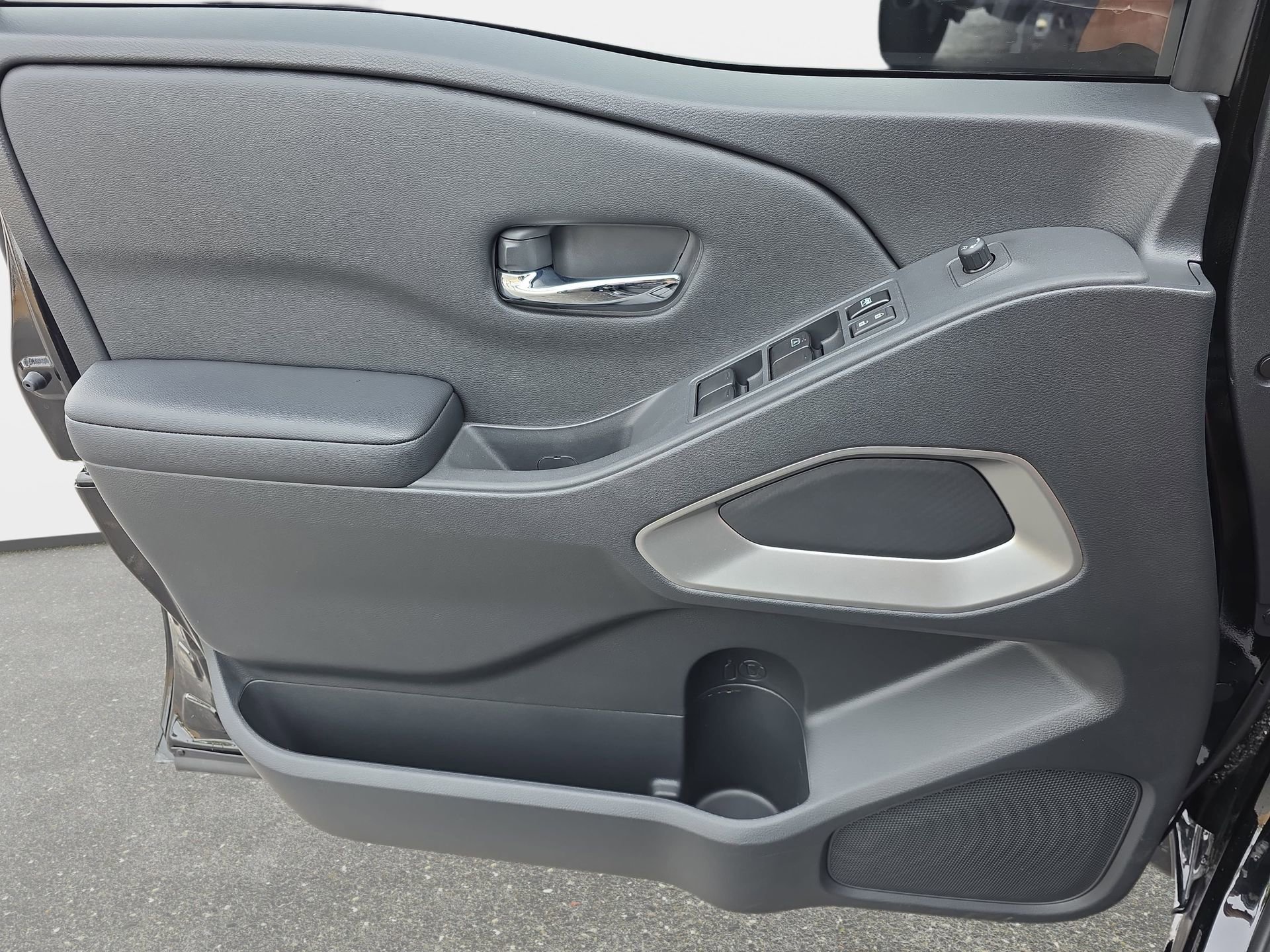 Certified 2025 Nissan Frontier SV w/ SV Convenience Package image 25