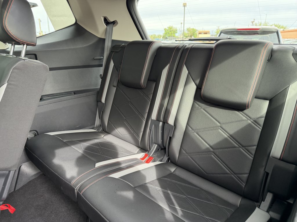 Used 2024 Volkswagen Atlas Peak Edition SEL AWD/4WD image 39