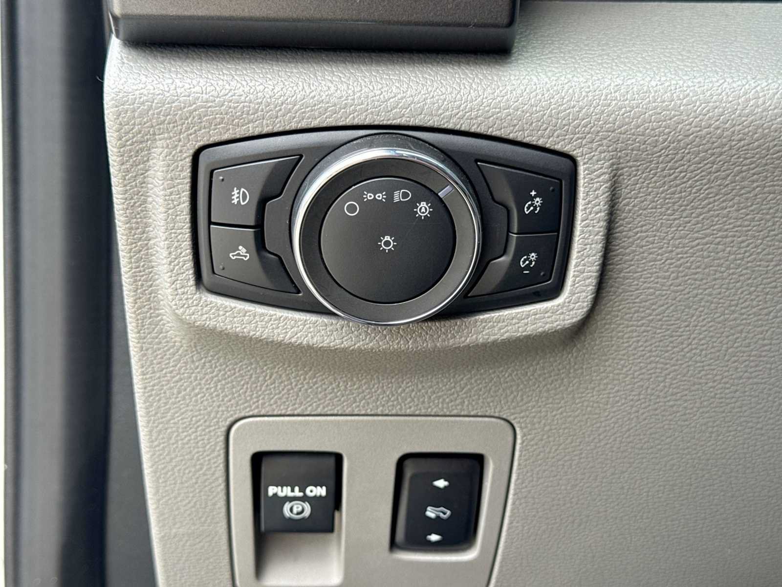 Used 2019 Ford F150 XLT w/ Equipment Group 302A Luxury AWD/4WD image 25
