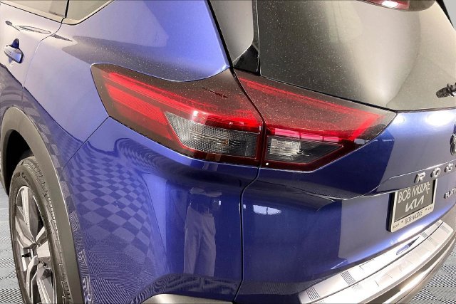 Used 2022 Nissan Rogue Platinum w/ Head-Up Display Package FWD image 20