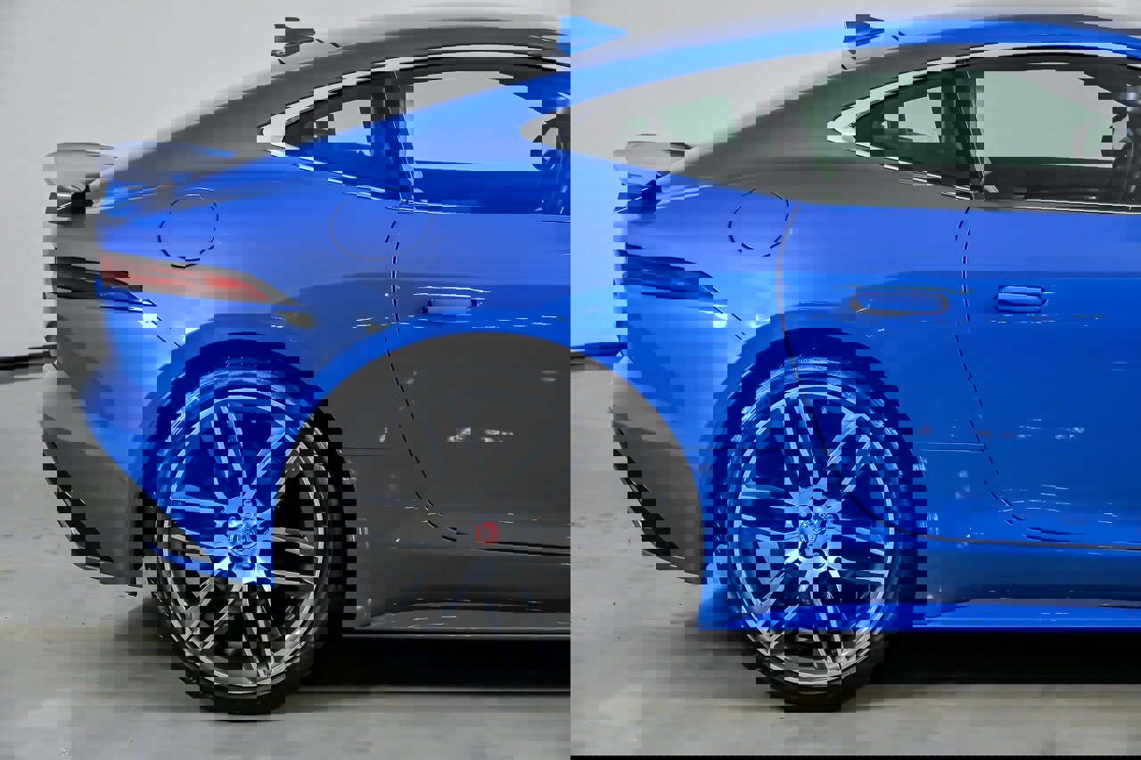 Used 2018 Jaguar F-TYPE R-Dynamic image 13