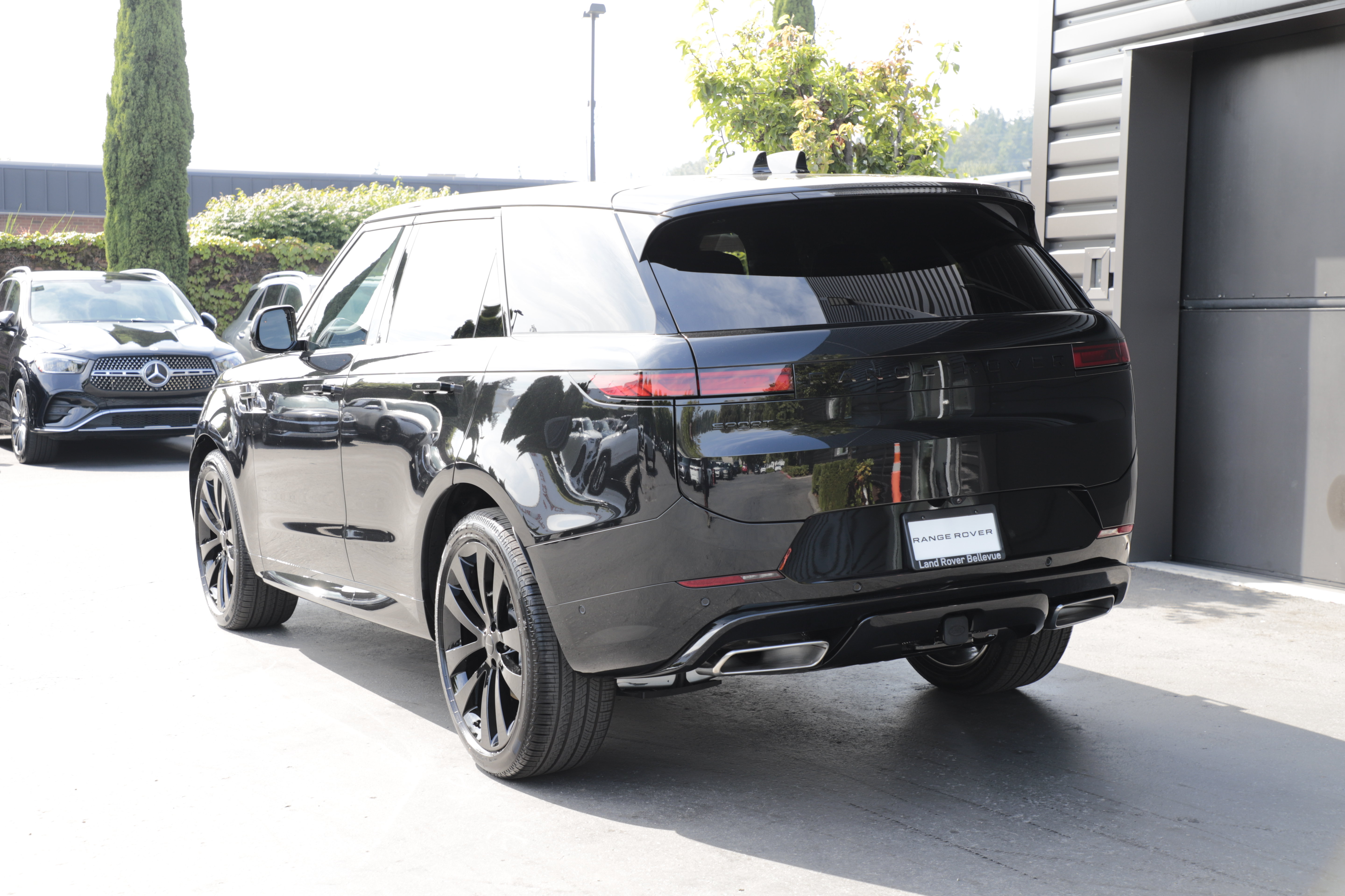 New 2026 Land Rover Range Rover Sport Dynamic SE AWD/4WD image 6