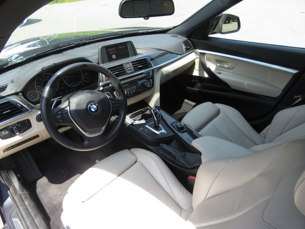 Used 2019 BMW 330i Gran Turismo xDrive w/ Convenience Package AWD/4WD image 11