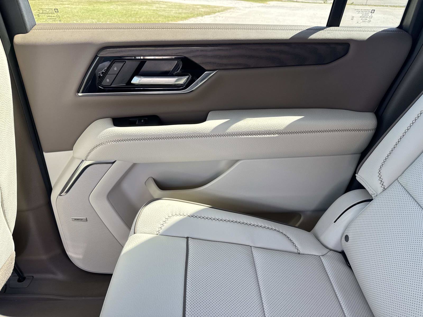 New 2026 GMC Yukon XL Denali w/ Sun & Power Step Package image 17