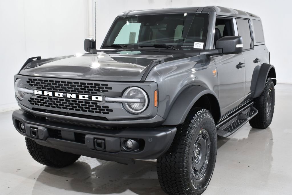 New 2025 Ford Bronco Badlands image 2