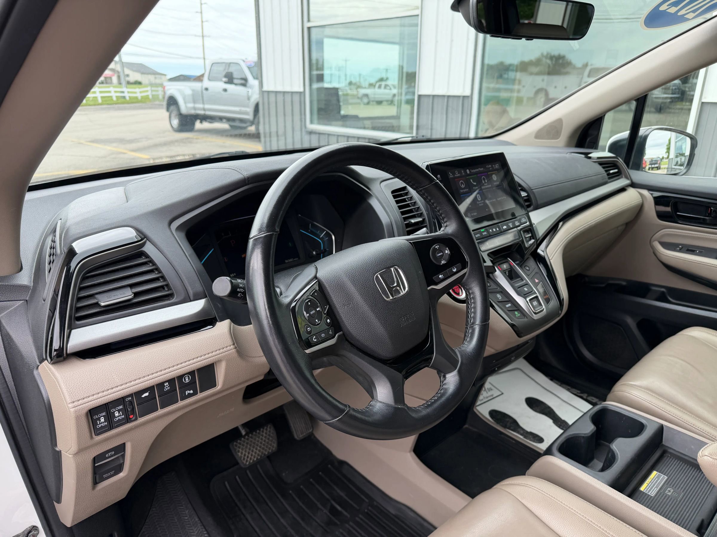 Used 2023 Honda Odyssey Touring image 9