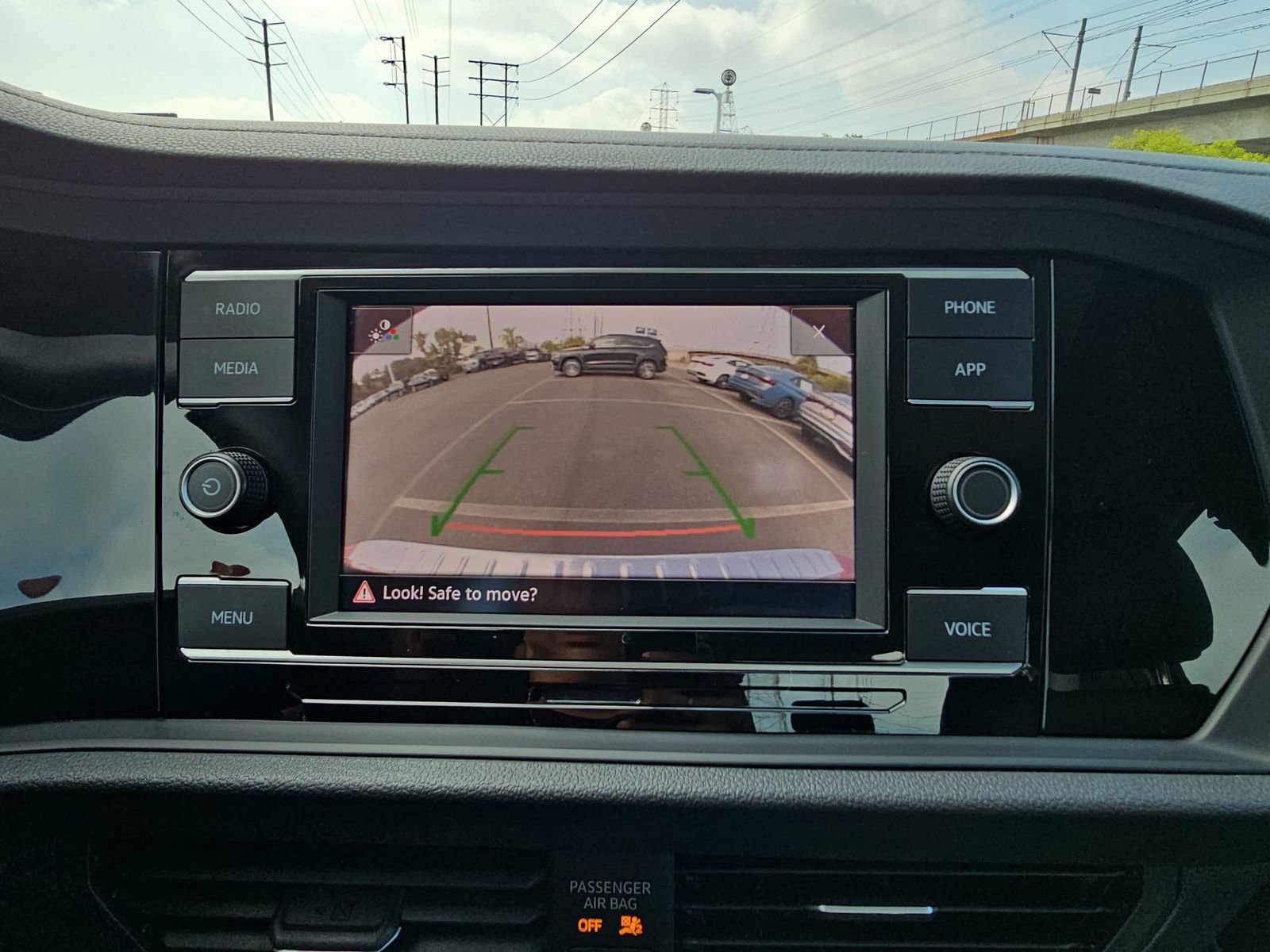 Used 2024 Volkswagen Jetta SE w/ Panoramic Sunroof Package FWD image 21