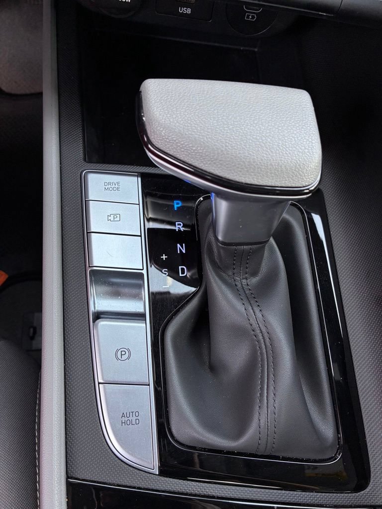 Used 2025 Hyundai Elantra Hybrid FWD image 31