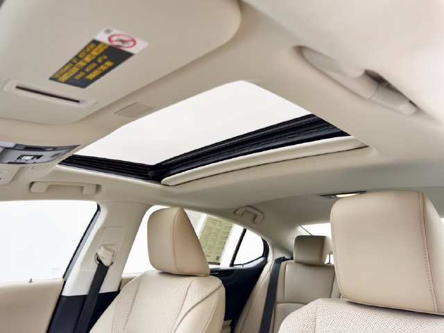 Used 2021 Lexus ES 300h w/ Premium Package FWD image 26