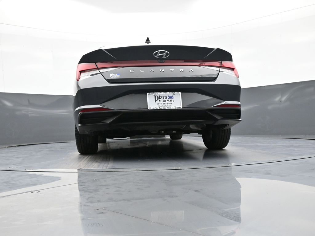 Certified 2023 Hyundai Elantra SEL w/ Convenience Package image 30