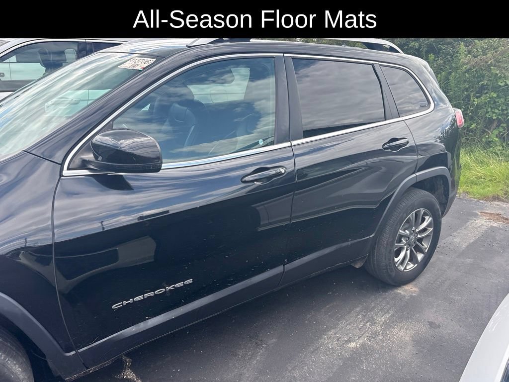 Used 2019 Jeep Cherokee Latitude Plus w/ Cold Weather Group AWD/4WD image 7
