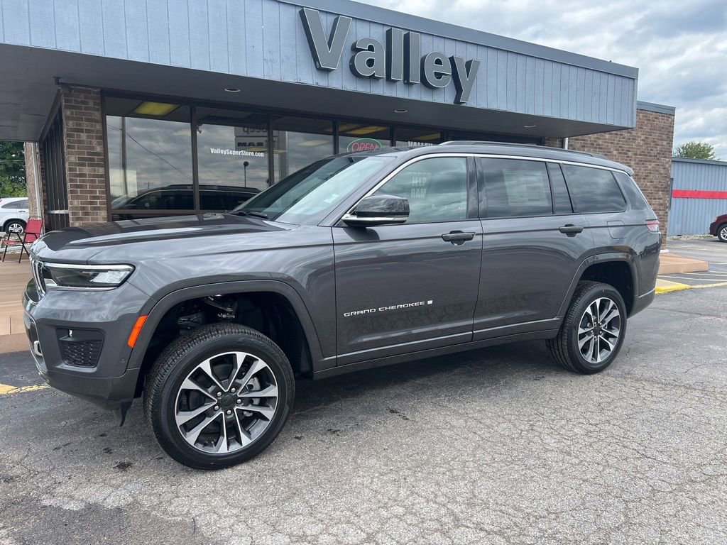 New 2025 Jeep Grand Cherokee L Overland w/ Luxury Tech Group IV image 3