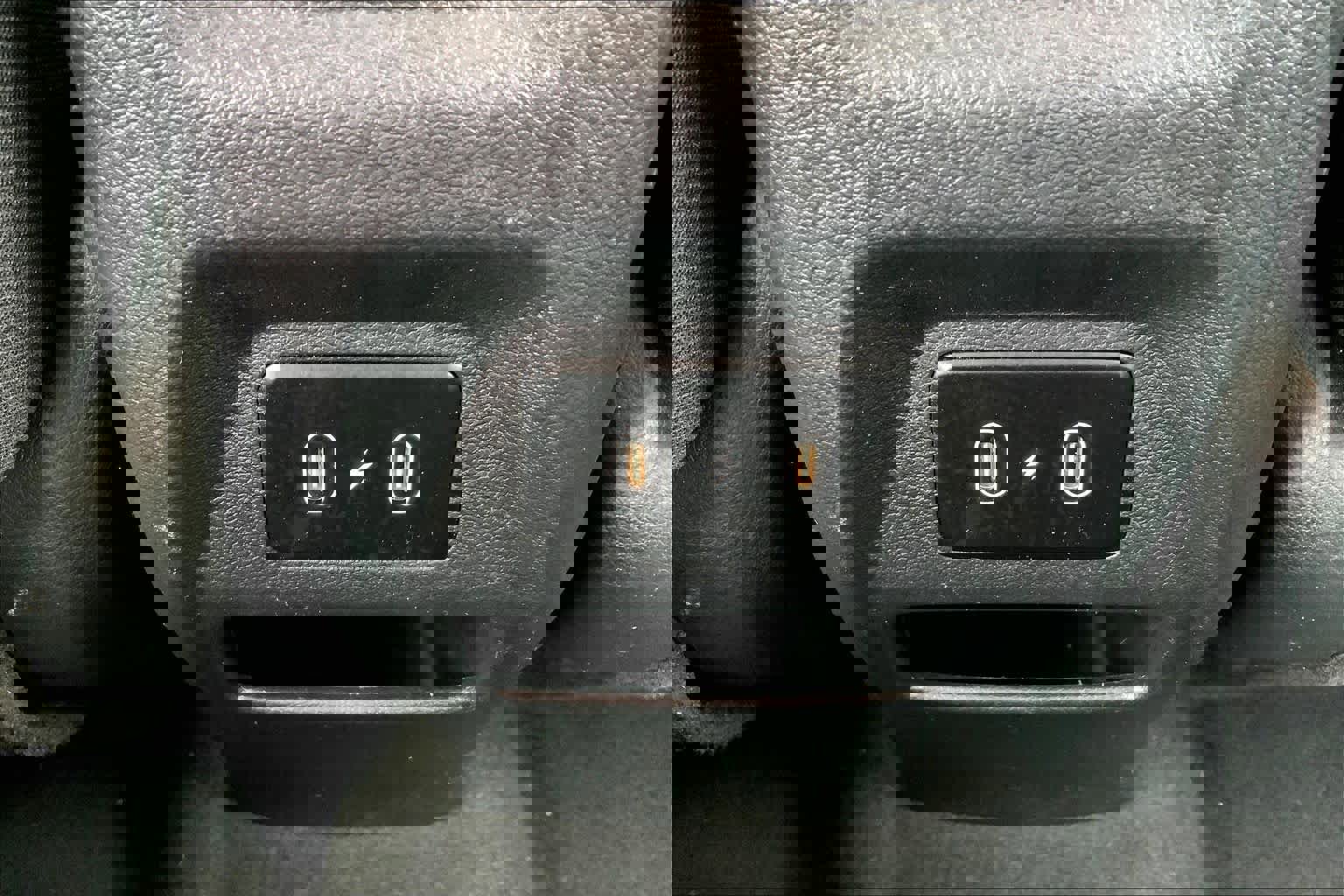 Used 2025 Hyundai Venue SEL image 33