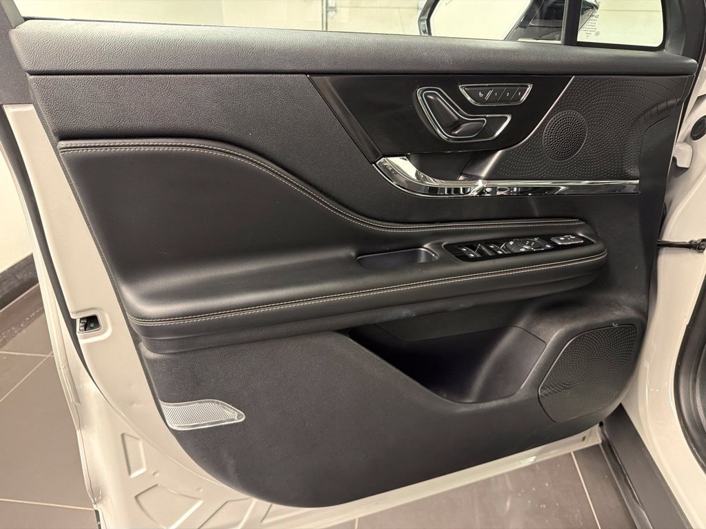 Certified 2023 Lincoln Corsair AWD w/ Equipment Group 101A image 30