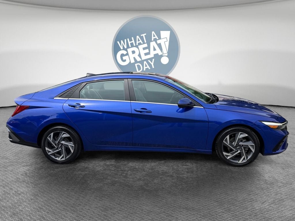 Used 2024 Hyundai Elantra Limited FWD image 2