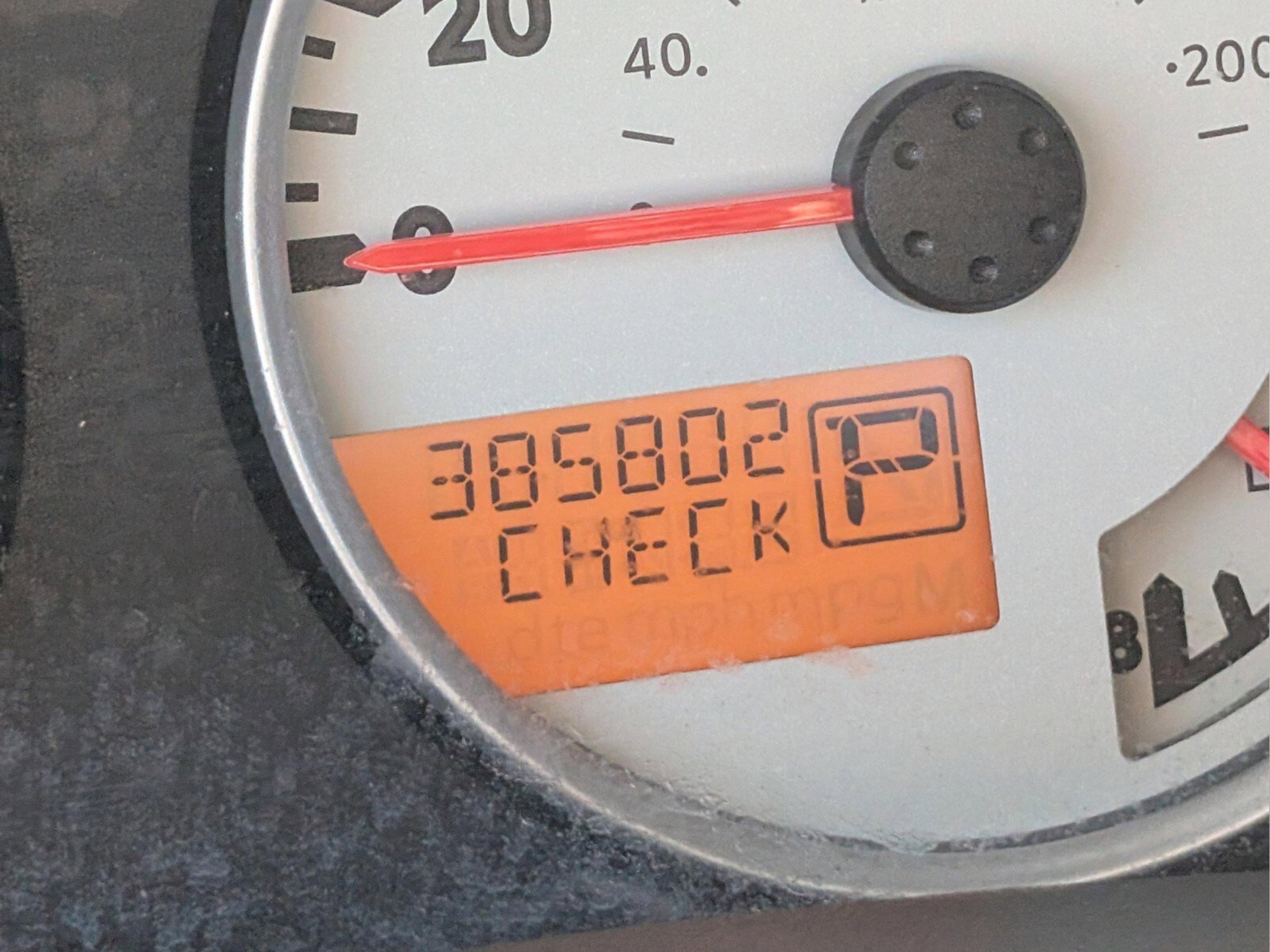 Used 2013 Nissan Frontier Desert Runner image 32