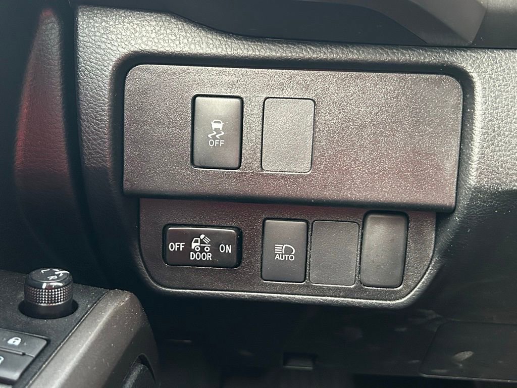 Used 2022 Toyota Tacoma SR5 w/ Technology Package image 22