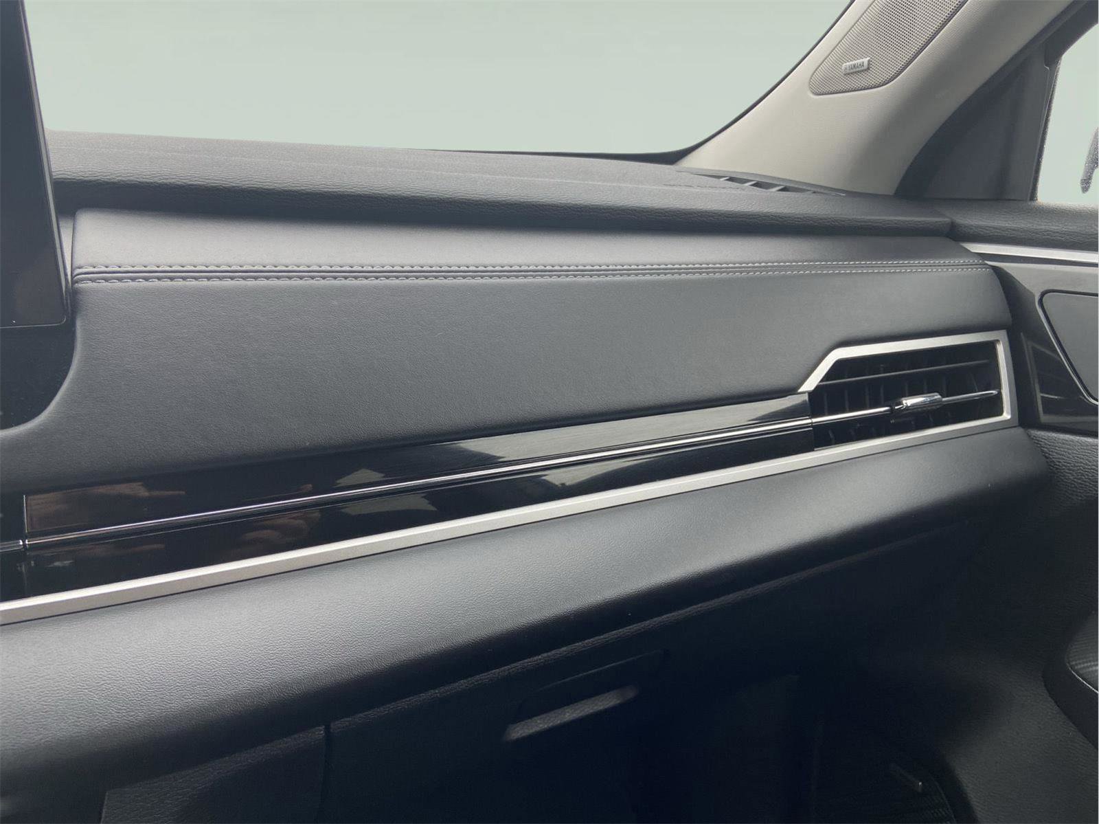 Used 2025 Mitsubishi Outlander SE image 70