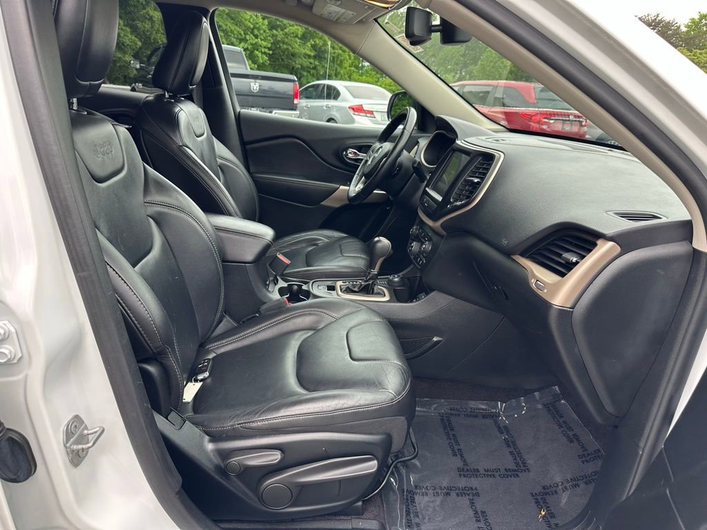 Used 2018 Jeep Cherokee Limited w/ High Altitude Package AWD/4WD image 19