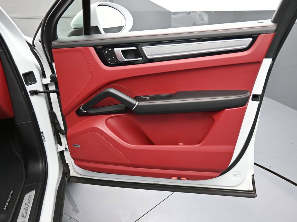 Certified 2023 Porsche Cayenne S Platinum image 29