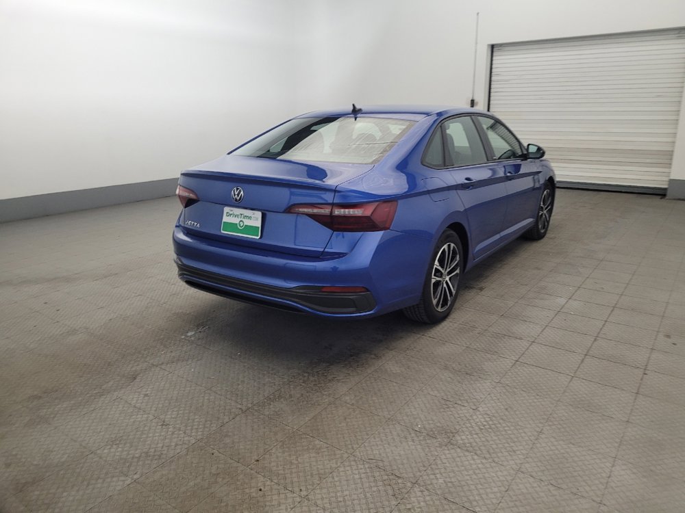 Used 2023 Volkswagen Jetta Sport image 9