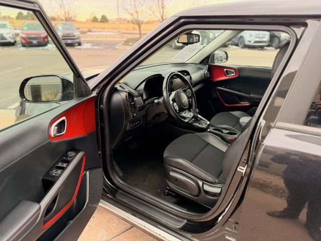 Used 2023 Kia Soul GT-Line FWD image 12