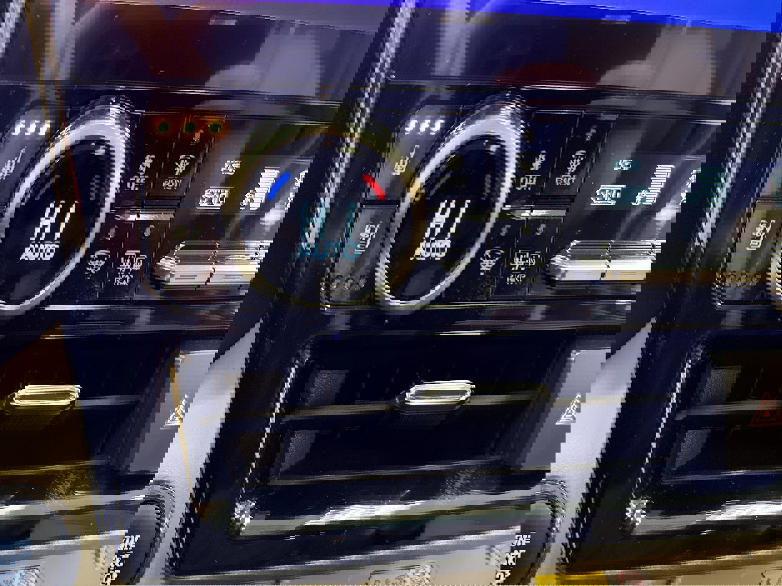 Used 2023 Toyota Highlander Limited image 45