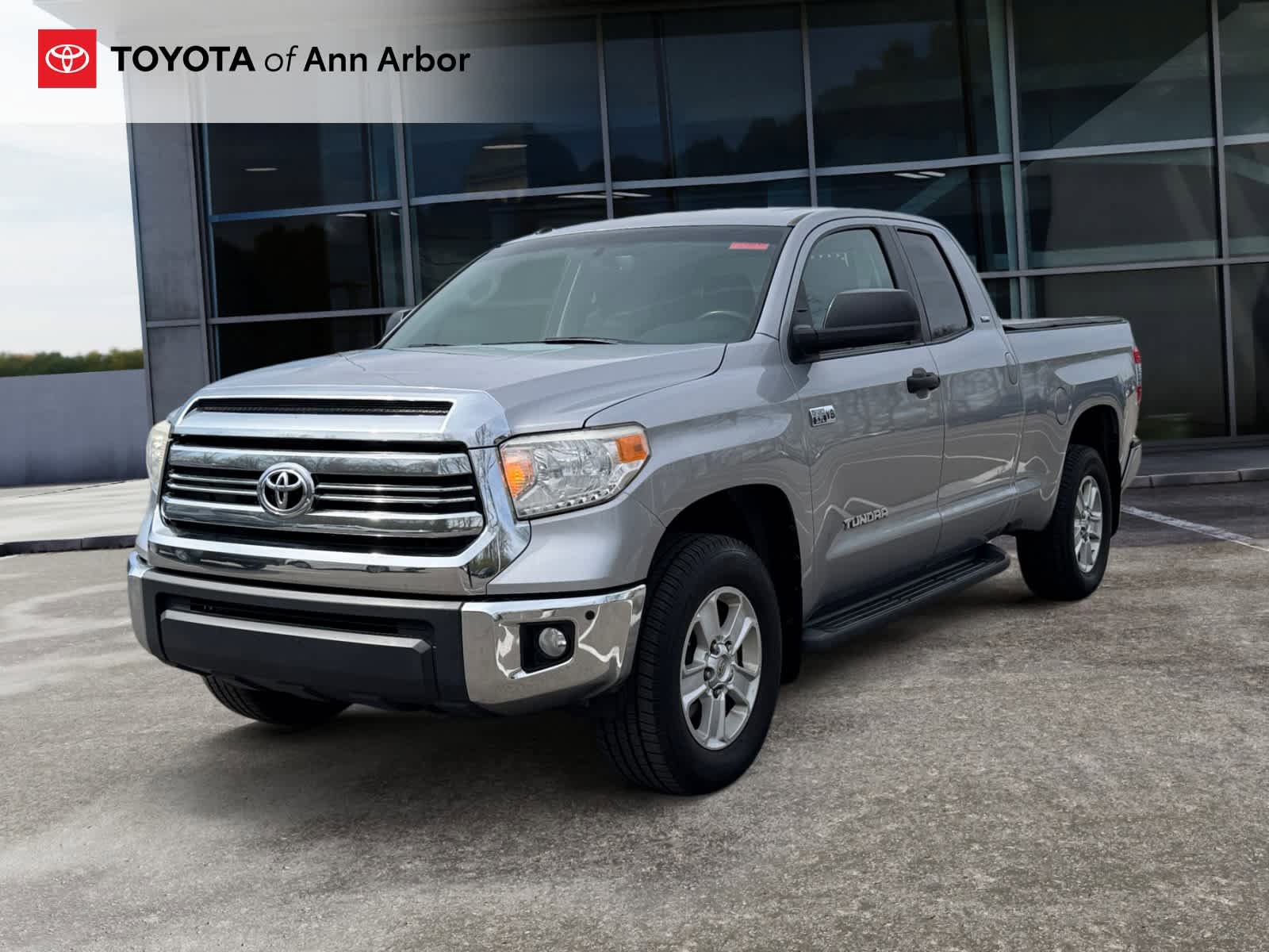 Used 2016 Toyota Tundra SR5 w/ SR5 Upgrade Package AWD/4WD image 8