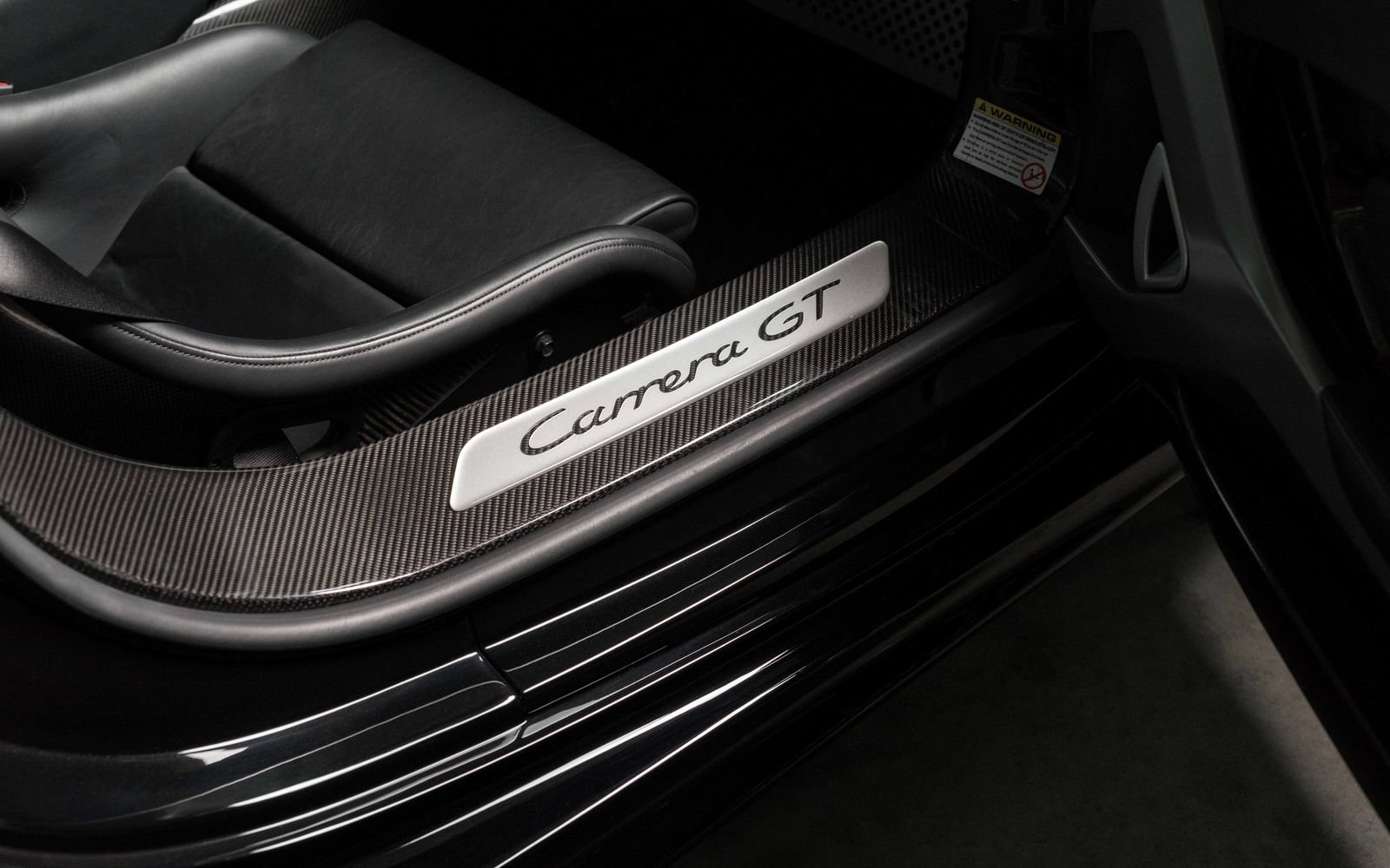 Used 2005 Porsche Carrera GT RWD image 10