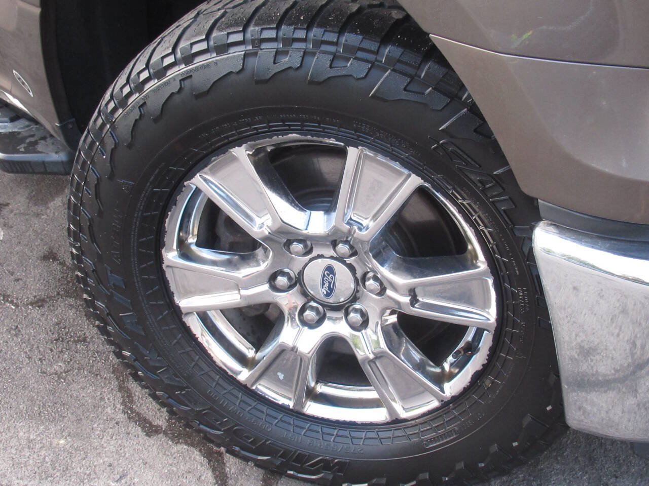 Used 2015 Ford F150 XLT w/ Equipment Group 302A Luxury AWD/4WD image 4