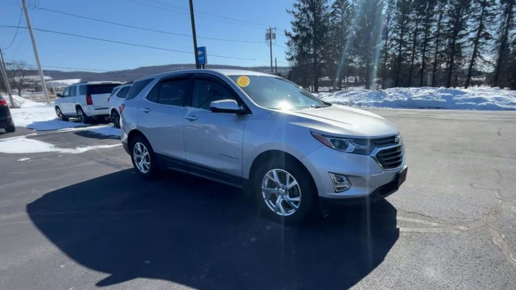 Used 2018 Chevrolet Equinox LT image 2