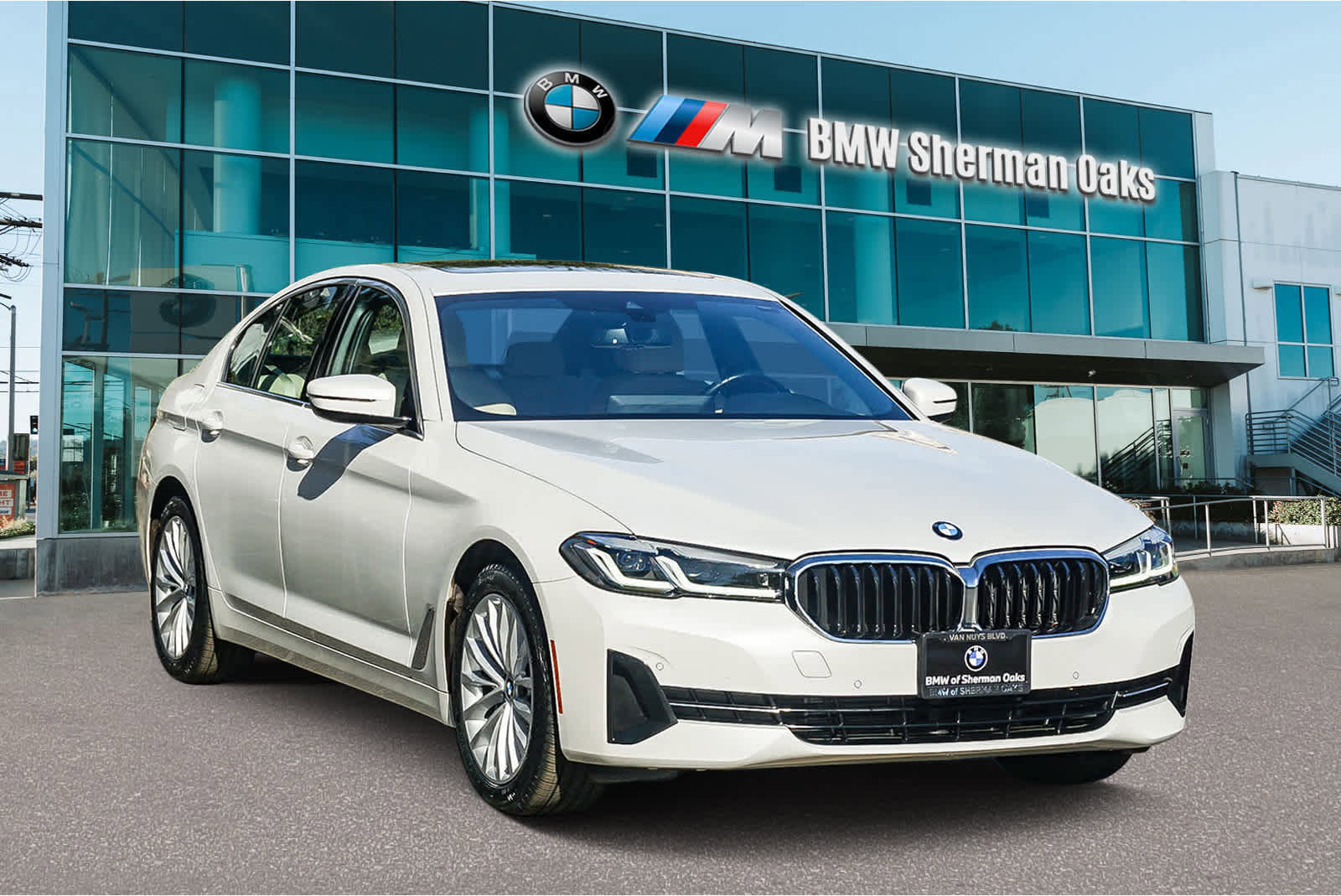 Certified 2023 BMW 530i w/ Premium Package image 5