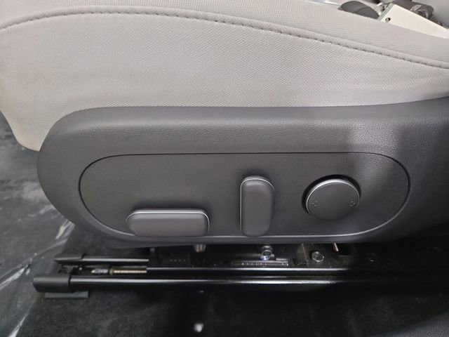 Used 2025 Hyundai Kona SEL image 29