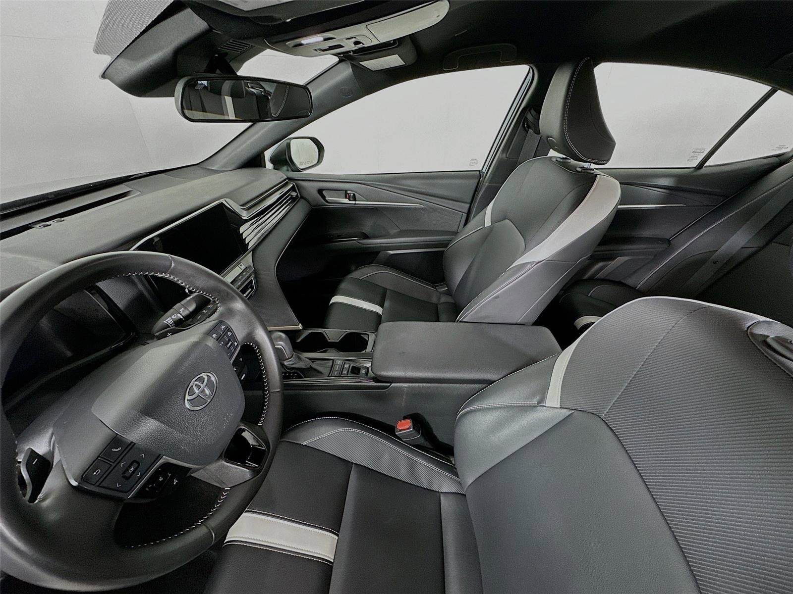 Certified 2025 Toyota Camry SE image 11