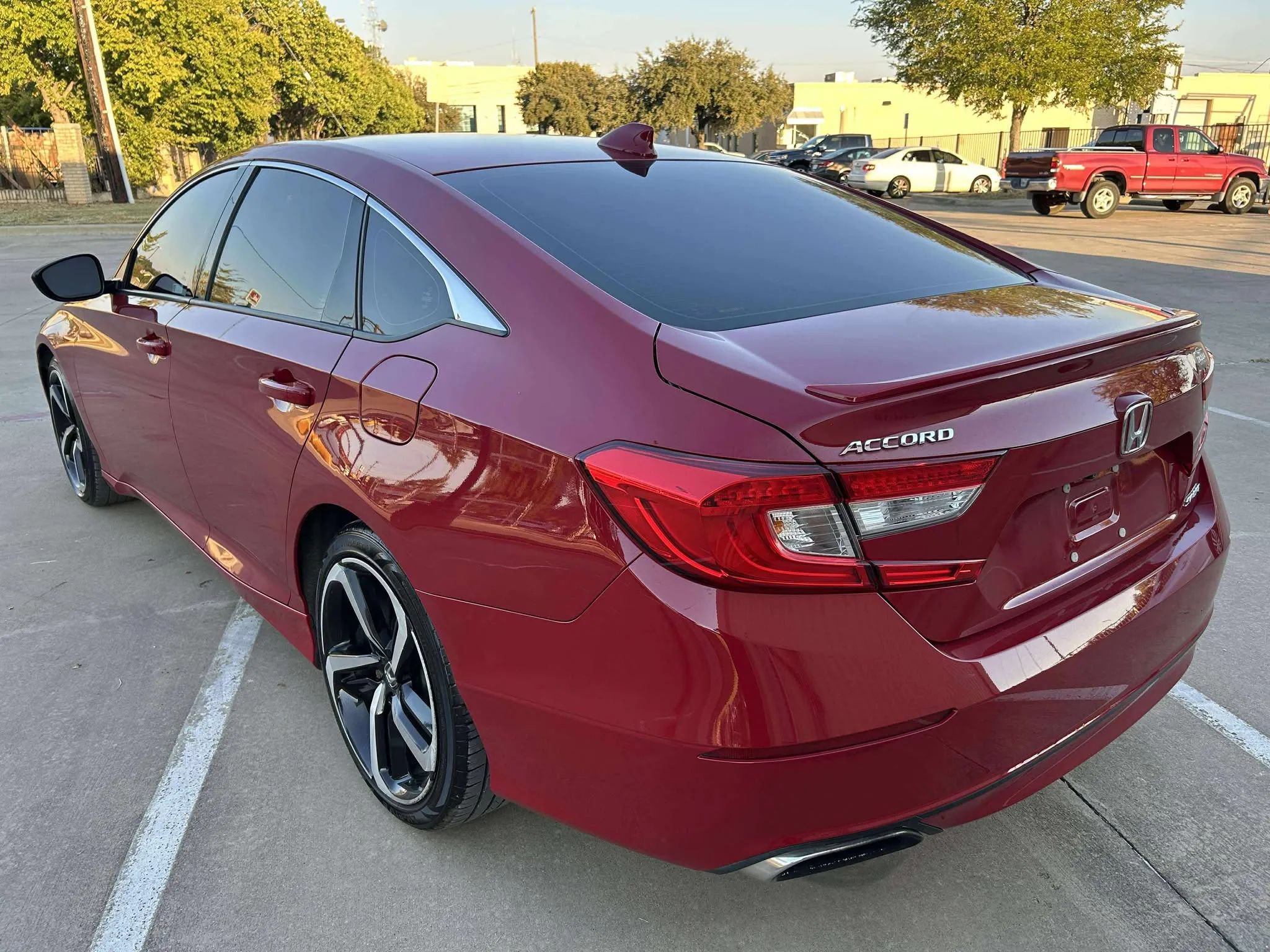 Used 2018 Honda Accord Sport image 4