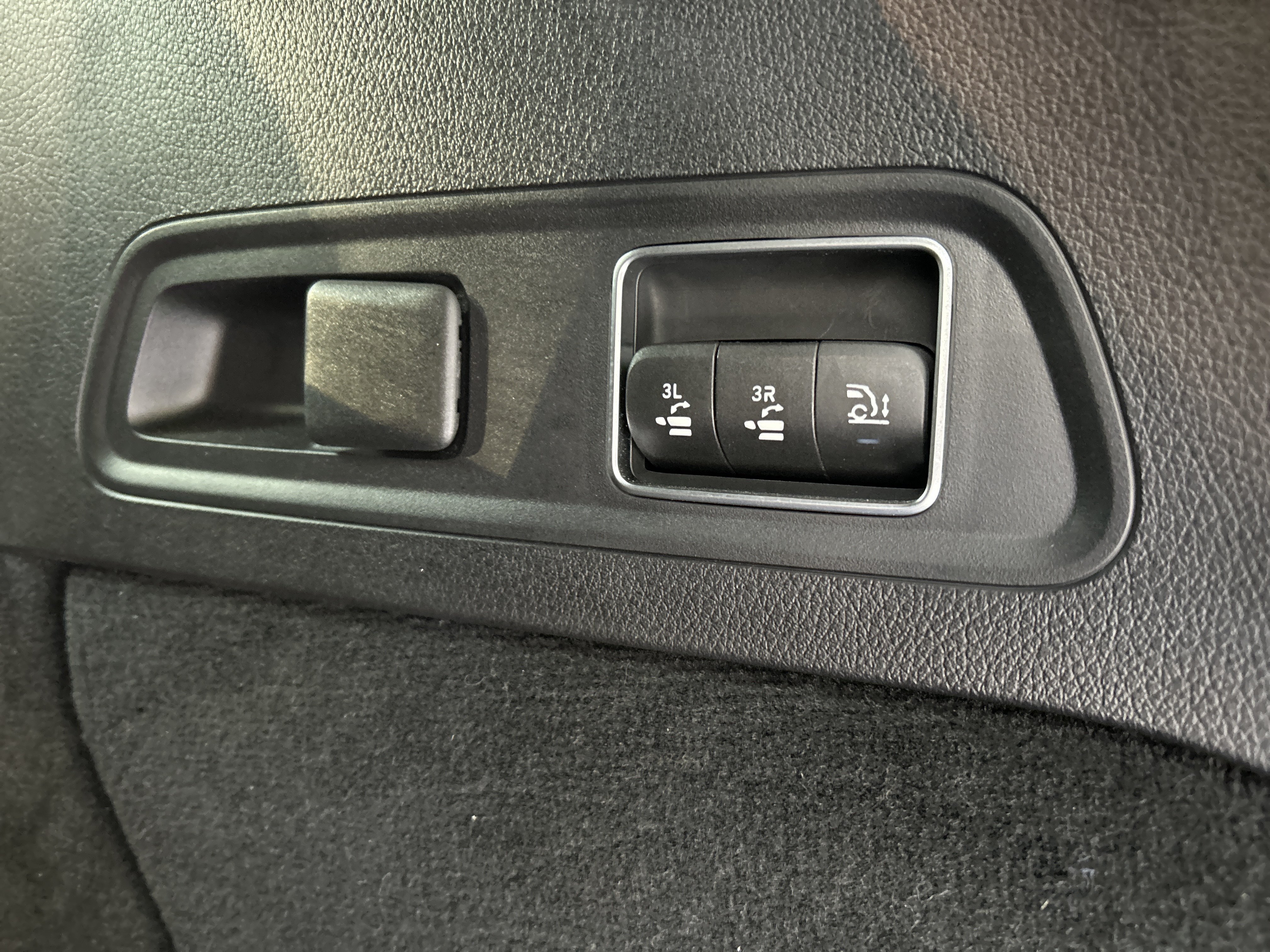 Certified 2024 Mercedes-Benz GLS 450 4MATIC image 13