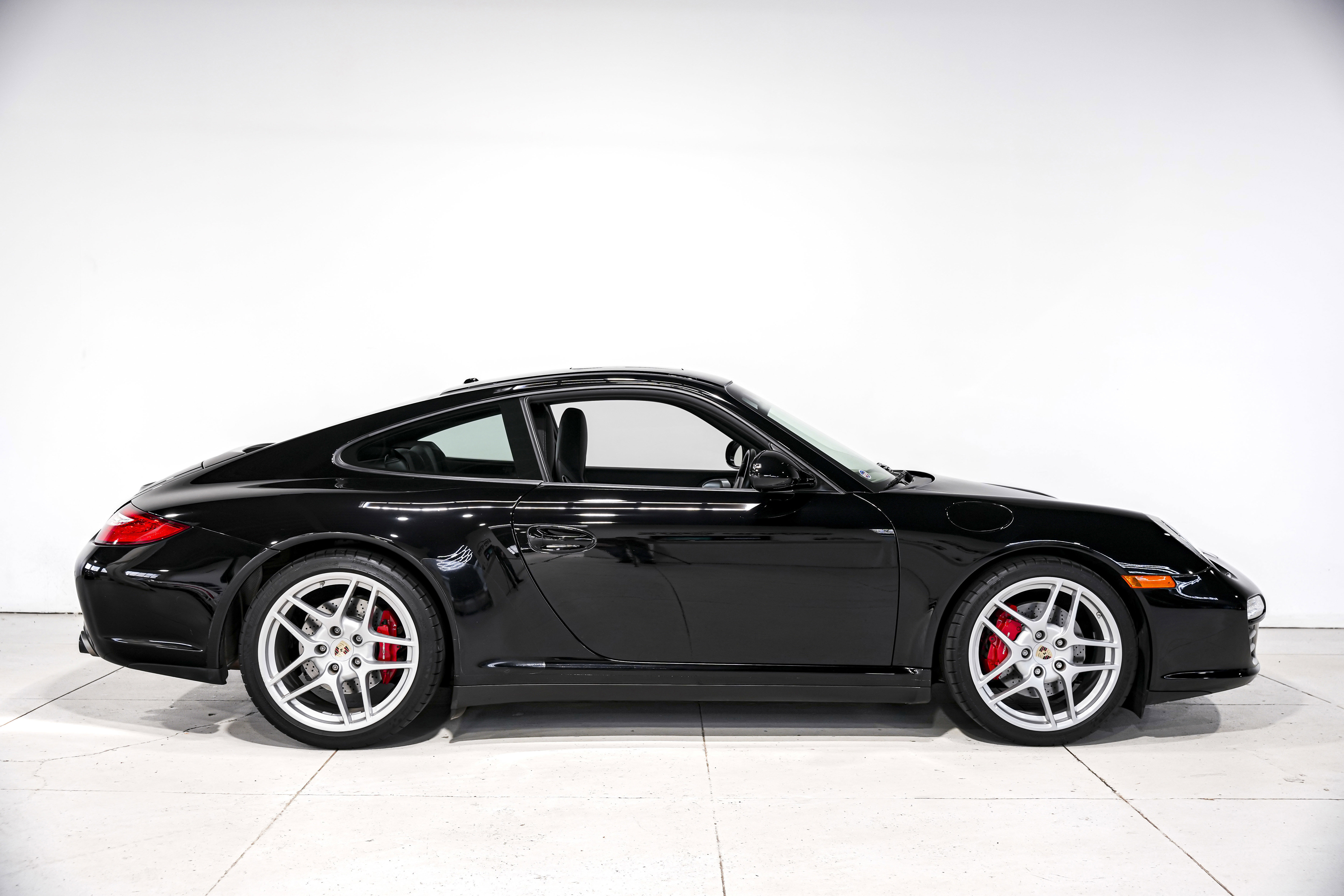 Used 2011 Porsche 911 Carrera 4S image 2