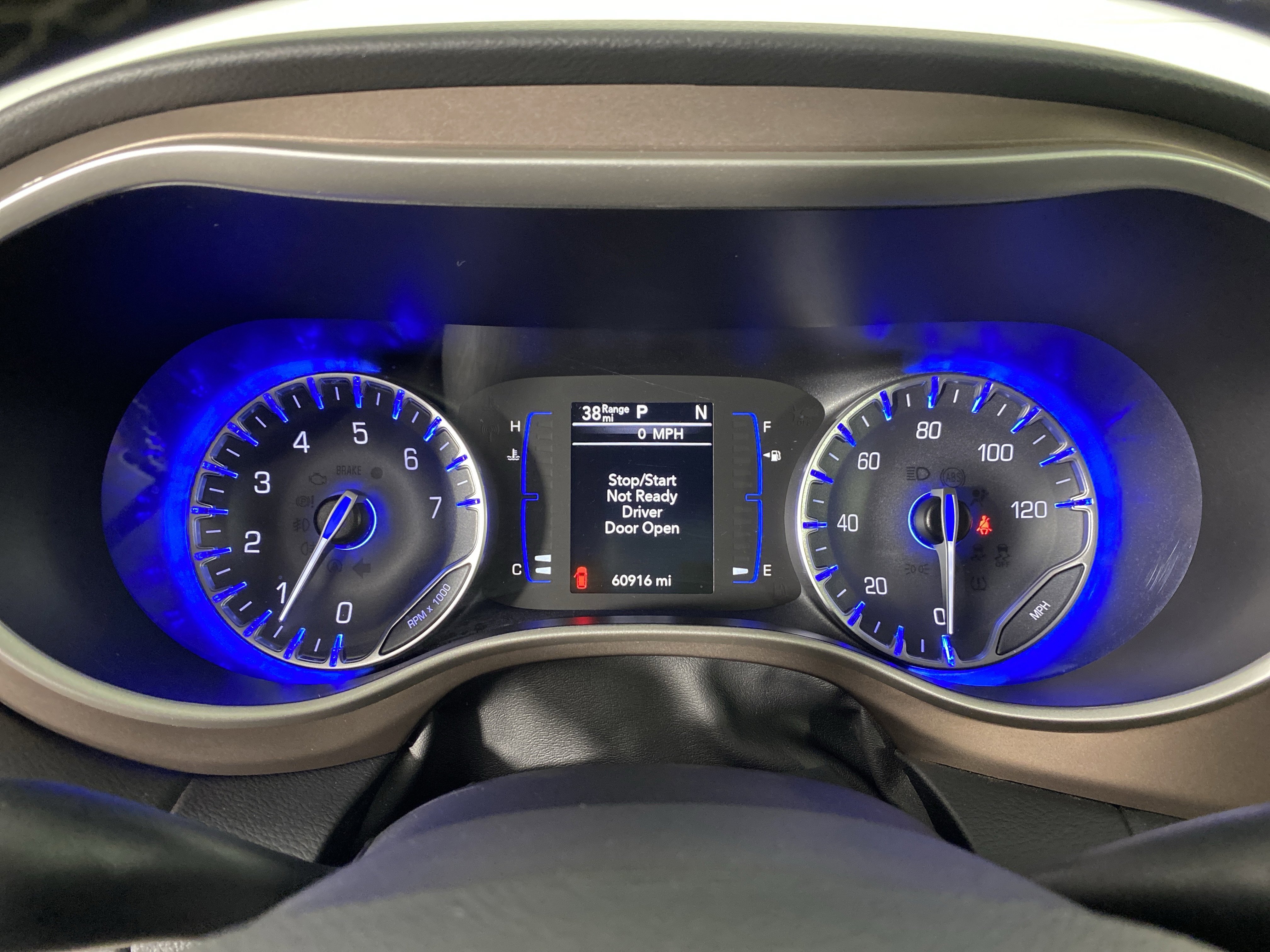 Used 2023 Chrysler Voyager LX image 22