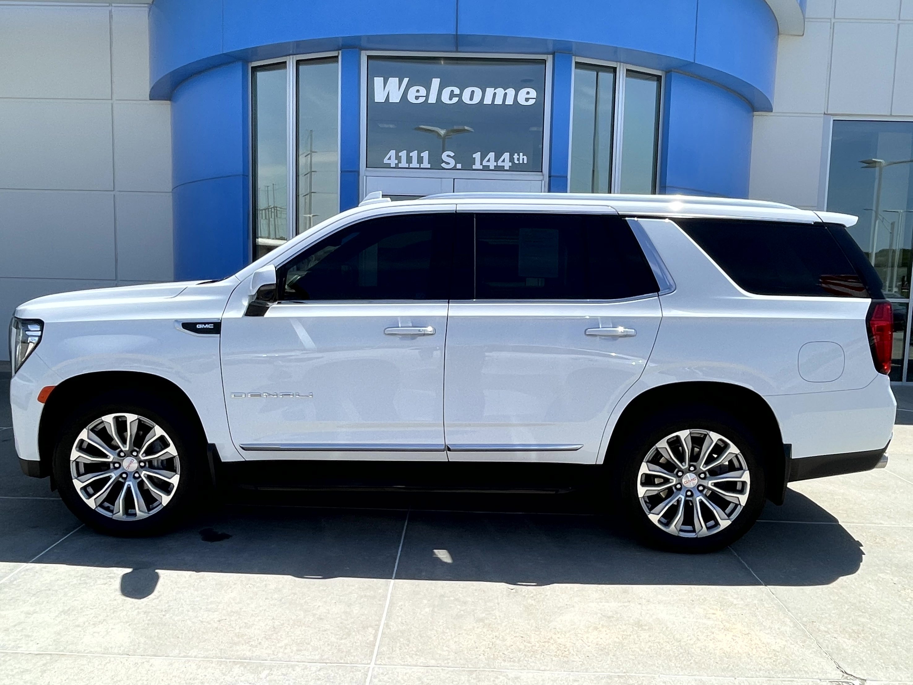 Used 2022 GMC Yukon Denali w/ Advanced Technology Package