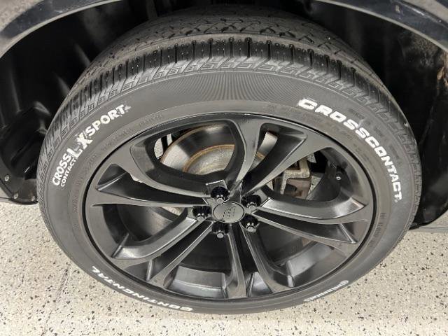 Used 2020 Dodge Challenger SXT RWD image 32