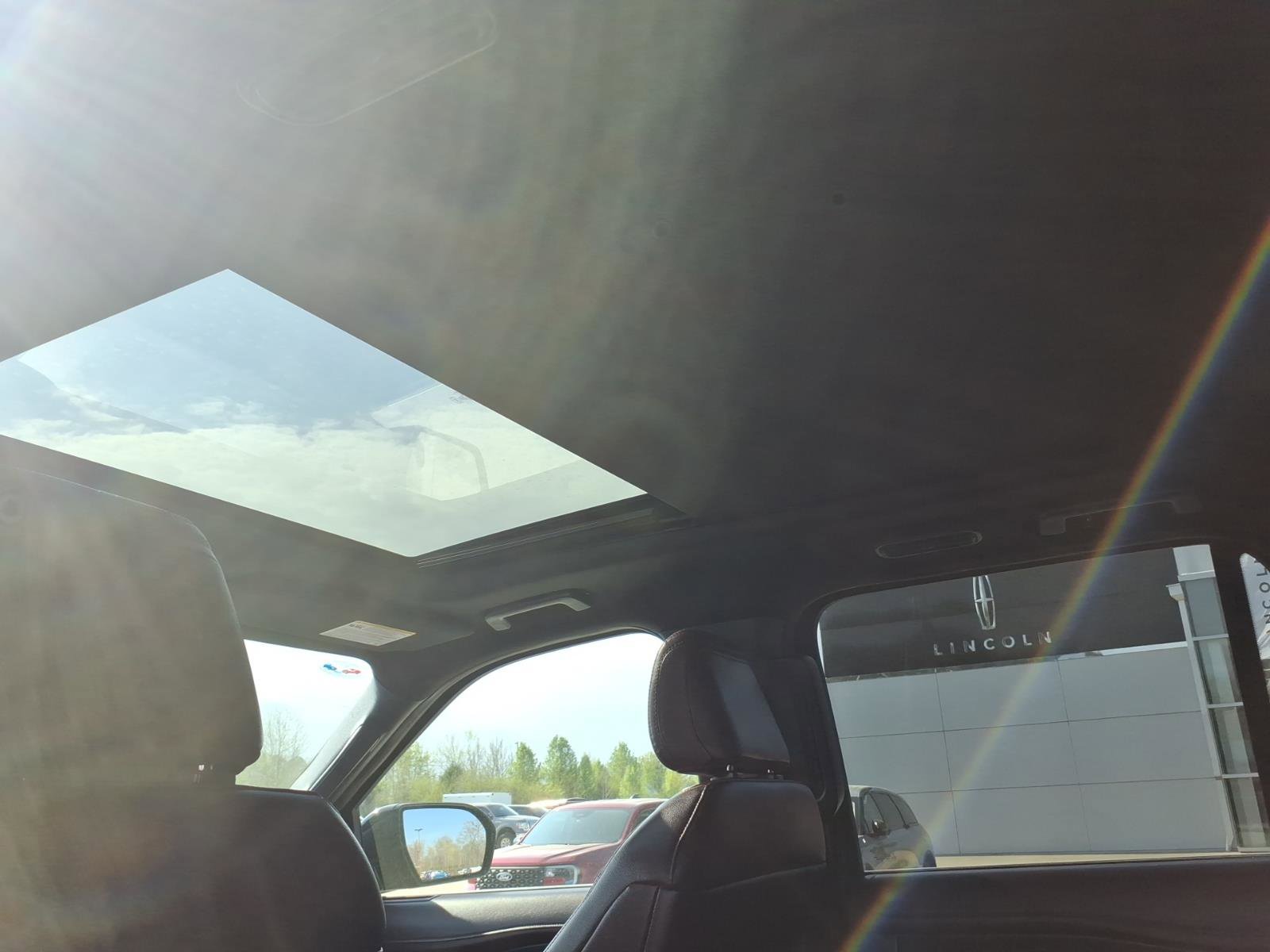 Used 2024 Ford Expedition Limited image 16