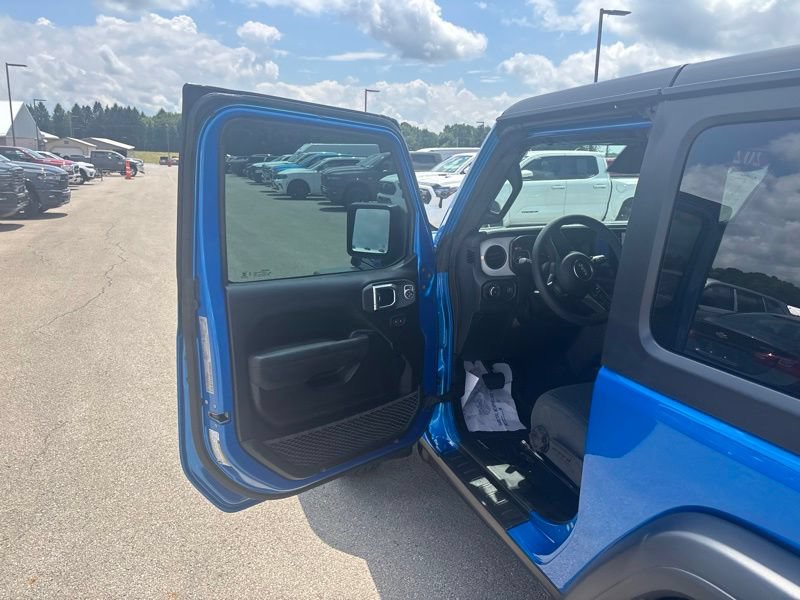 Used 2026 Jeep Wrangler Sport AWD/4WD image 11