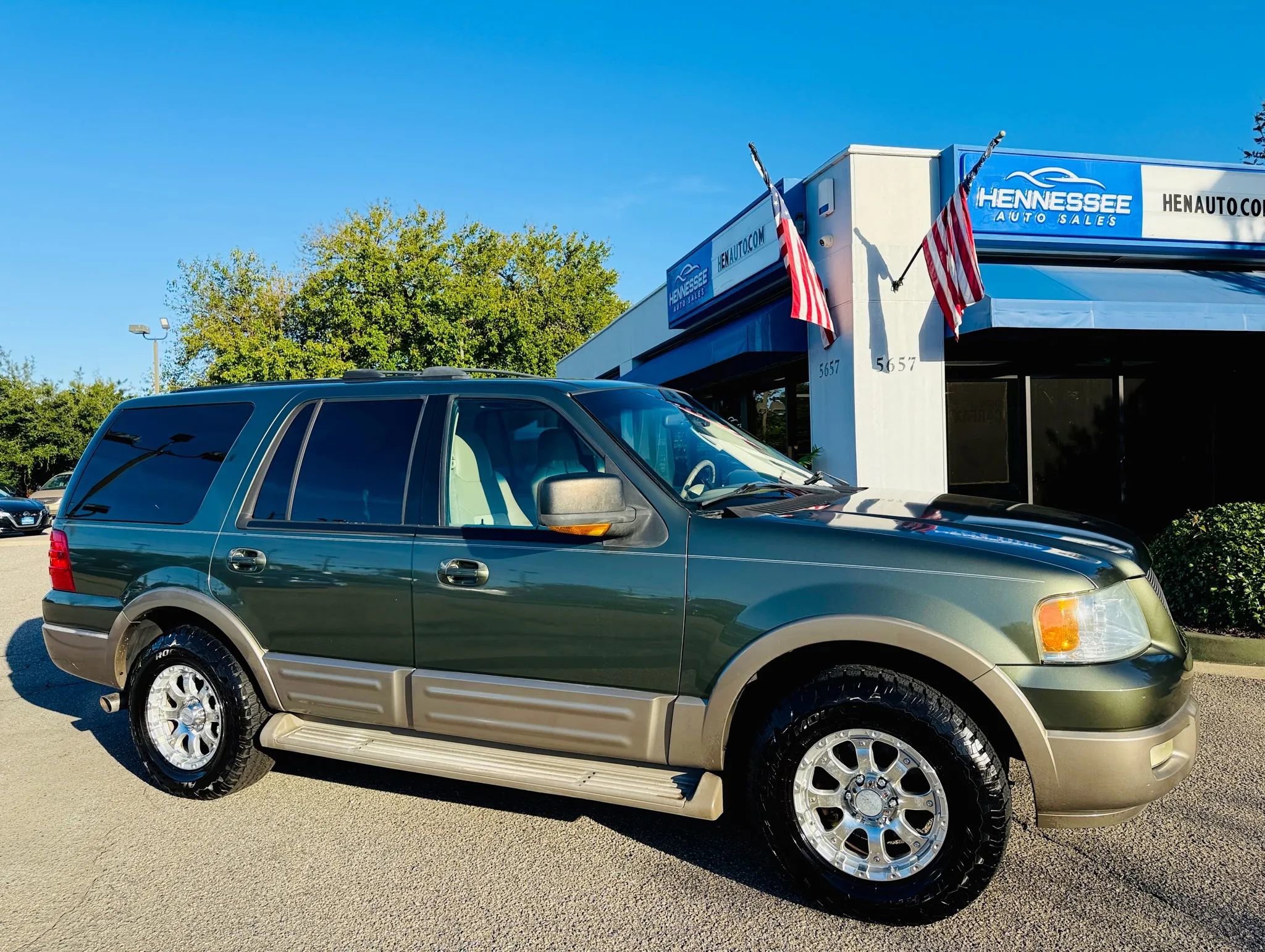 Used 2004 Ford Expedition Eddie Bauer image 9