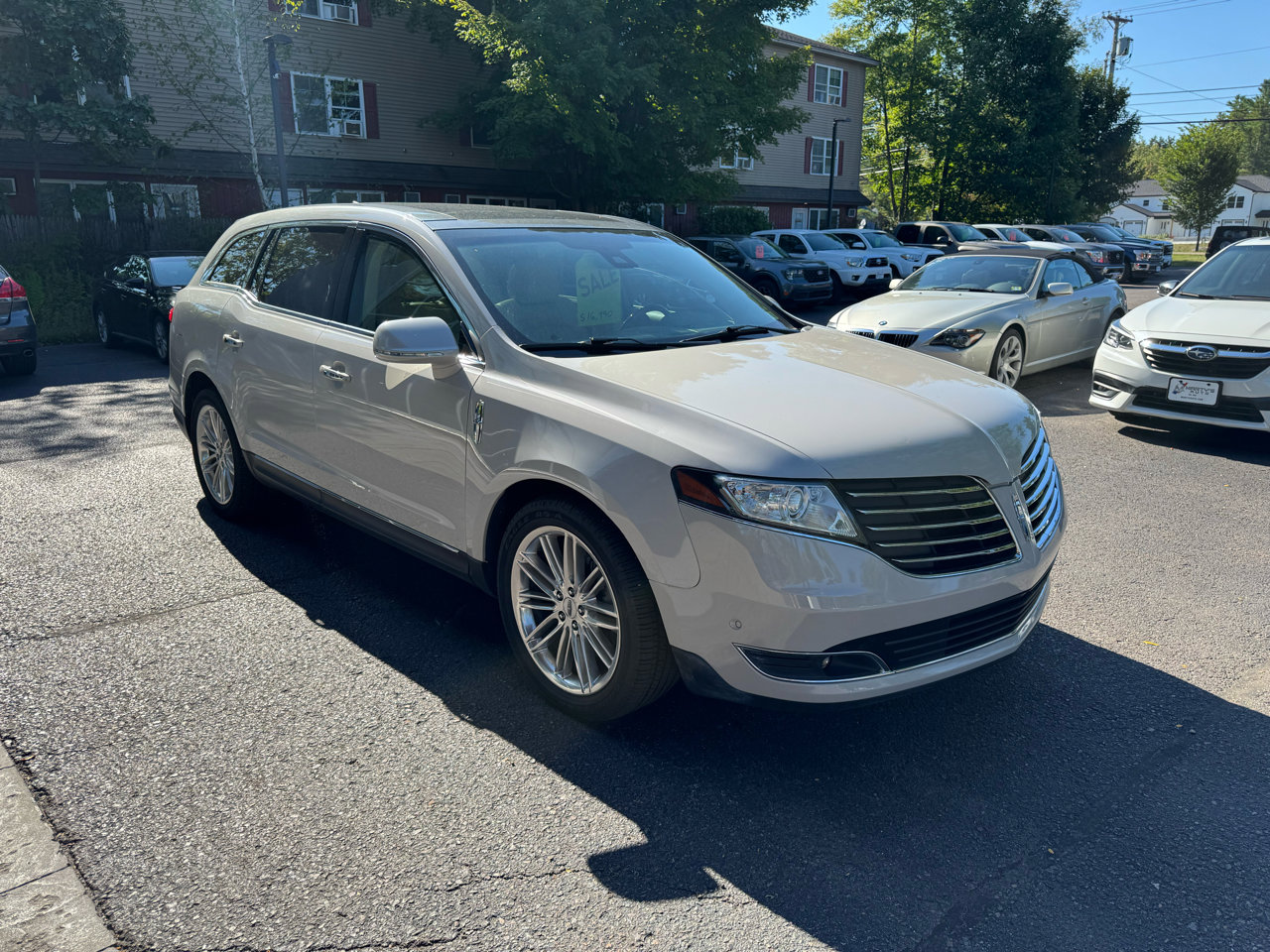 Used 2019 Lincoln MKT AWD image 7