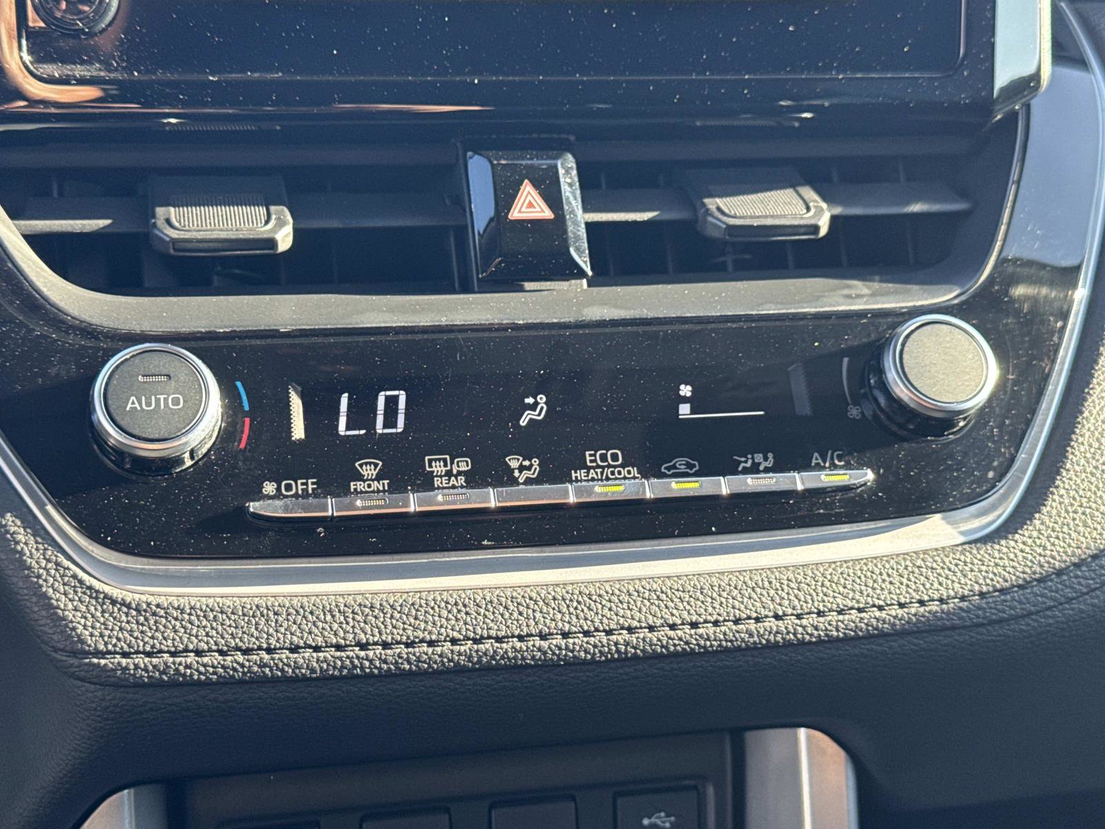 Used 2024 Toyota Corolla Cross LE image 14