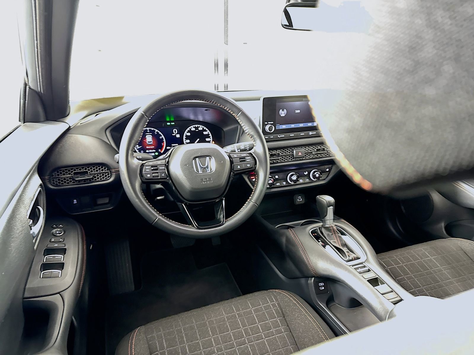 Used 2025 Honda HR-V Sport image 18