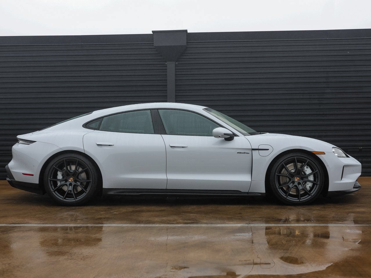 New 2026 Porsche Taycan GTS AWD/4WD image 8