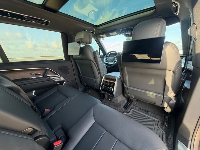 Certified 2024 Land Rover Range Rover Long Wheelbase SE AWD/4WD image 17