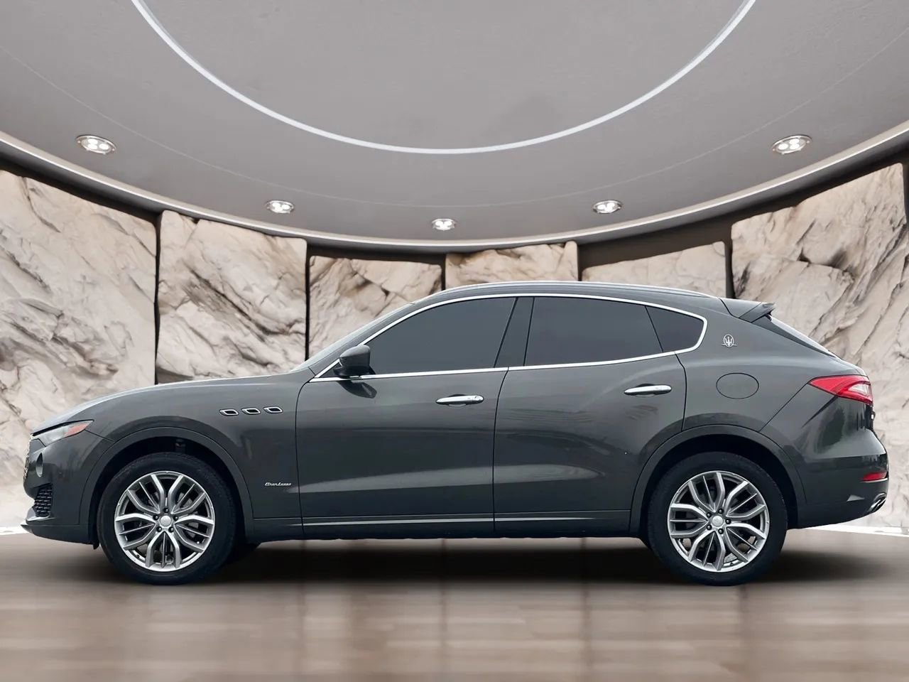 Used 2018 Maserati Levante GranLusso image 9